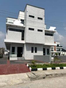 4 BEDROOM CONTEMPORARY DUPLEX + BQ